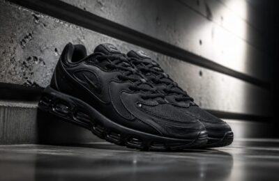 Nike a lansat Air Liquid Max Triple Black la 220 de dolari într o versiune complet neagră