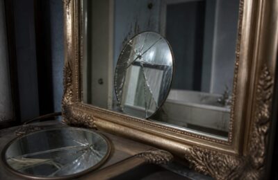 Cum ajung mesajele din copilărie și adolescență să îți schimbe imaginea despre propriul corp