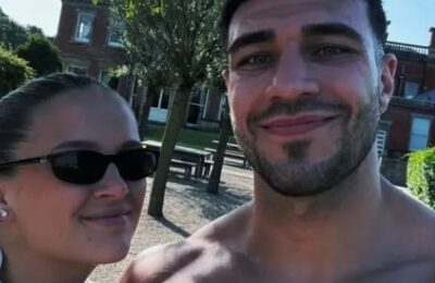 Recomandarea NHS rămâne controlul de șase săptămâni după naștere, deși unele vedete revin mai devreme la sală