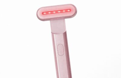Solawave aduce sesiuni de 3 minute pentru terapia cu lumină roșie acasă