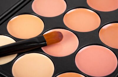 Un studiu arată că 98% dintre produsele cosmetice conțin chimicale nedeclarate