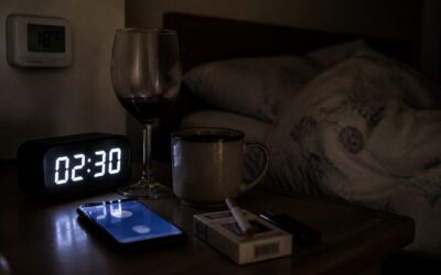 De ce te trezești noaptea: ghidul obiceiurilor de seară care îți sabotează somnul