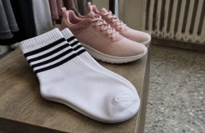 Adidas cheamă White Fox în instanță pentru hainele cu patru dungi